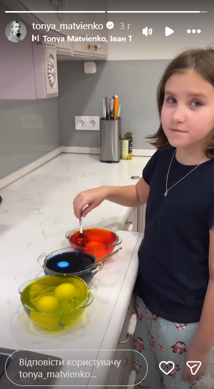 Как звезды готовятся к Пасхе: трогательные фото, которые создают праздничное настроение